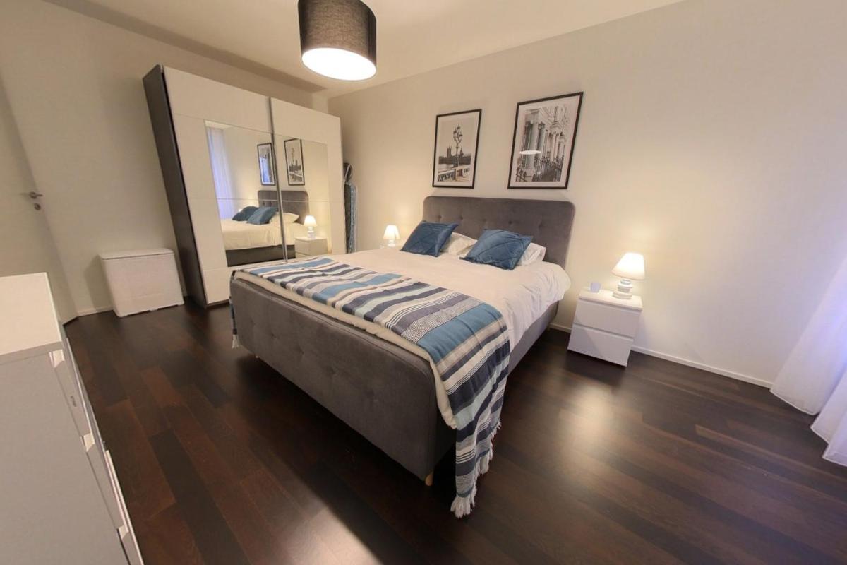 View - Spacious 1 Bed With Balcony! Rdf68-2f Appartement