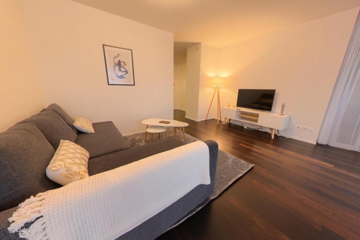 Appartement View - Spacious 1 Bed With Balcony! Rdf68-2f *